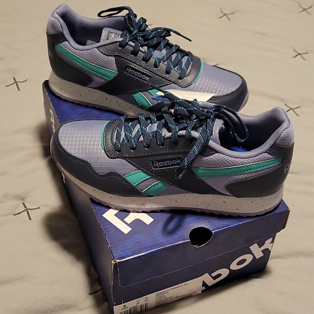 Reebok Sneakers
